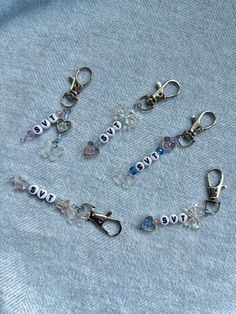 Seventeen concert freebie keychains Seventeen Keychain, Skz Freebies, Seventeen Concert, Kpop Freebies, Freebies Ideas, Diy Keychains, Beaded Keychain