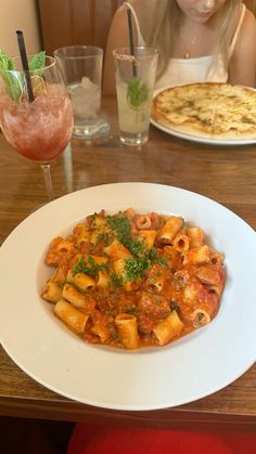 #food #pasta #juliet #italian Food Pasta, Delicious Pasta, Italy Food, Aesthetic Life, Garlic Bread, Soul Food, Aesthetic Food