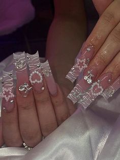 Bedazzled Nails, Summer French Style, Chrome Nails Designs, Pearl Love, Long Nail Designs, Glamour Nails, Metal Butterfly, Long Square Acrylic Nails, Fake Nail