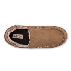 We designed the Nohea Slipper to deliver ultimate warmth and comfort. Made with soft shearling and premium nubuck leather, this versatile slipper looks excellent inside and out. You won’t want to take them off. Key Features: Premium Nubuck Leather: Provides stylish durability. Soft Shearling Lining: Ensures exceptional warmth and comfort. Versatile Design: Perfect for both indoor and casual outdoor wear. Sport Slippers, Romper And Jacket, Leather Slippers, Slipper Boots, Outdoor Wear, Nubuck Leather, Shoe Store, Walk On, Summer Shoes