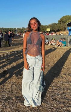 Chic Music Festival Outfits, Texas Festival Outfit, Love Saves The Day Festival Outfit, Festival Jeans Outfit, Festival Season Outfits, Festival Edm Outfit, Festival Style 2024, Low Key Festival Outfits, Uk Festival Outfit Ideas