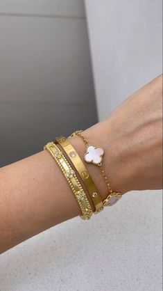 Vca Perlee Bracelet, Van Cleef Jewellery, Can Cleef Bracelet Stack, Bracelets Van Cleef, Van Cleef Ring Stack, Van Cleef And Cartier Bracelet Stack, Cartier Van Cleef Stack, Can Cleef And Arpels Bracelet, Cartier And Van Cleef Bracelet