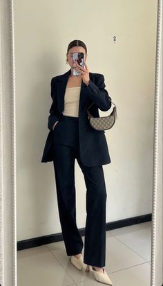 Business Formal Outfit, Corporate Attire Women, Classy Business Outfits, Office Fits, Business Attire Women, Blazer Outfits For Women, Corporate Attire, Professional Outfits Women, Business Outfits Women