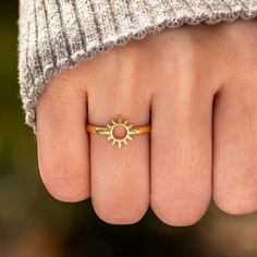 Gold Over Sterling Silver Sun Ring. Size 6. Circumference: 51.84 Mm / 2.04 Inch Diameter: 16.50 Mm / 0.65 Inch Sun Ring, Fashion Rings Silver, Silver Flower Ring, Elegant Ring, Size 10 Rings, Jewelry Gold, Silver Wedding, Boutique Jewelry, Womens Engagement Rings