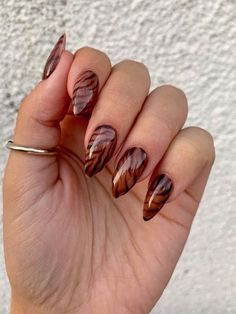 2023 Minimalist, Brown Chrome, Maquillage Yeux Cut Crease, Nails Brown, November Nails, Clean Bedroom, Brown Nails