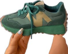 Casual Green Sneakers With Round Toe, Trendy Green Sneakers With Round Toe, Green Casual Sneakers, Comfortable Green Sneakers For Spring, Trendy Green Sneakers For Spring, Trendy Green Sneakers With Rubber Sole, Trendy Green Low-top Sneakers, Trendy Green Sneakers With Cushioned Footbed, Trendy Green Sneakers