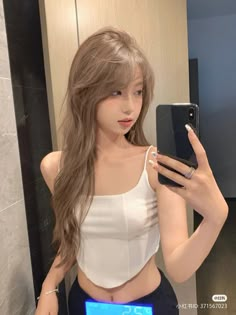 hair Milk Beige Brown Hair, Milk Tea Light Brown Hair, Milk Tea Highlights Hair, Korean Milk Tea Hair, Milk Tee Brown Hair, Milk Tea Korean Hair, Hair Color For Cool Skin Tones Asian, Bubble Milk Tea Hair Color, Ash Brown Milk Tea Hair