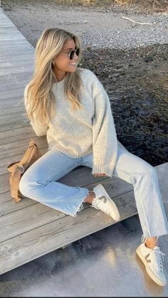 Flattering Casual Outfits, Womens Sweater Outfits, Casual Day Outfits Spring, Romantic Classic Style Outfit, Warm Day Fall Outfits, Transitional Outfits Winter To Spring, All White Party Outfits, Australian Winter Fashion, White Party Outfit