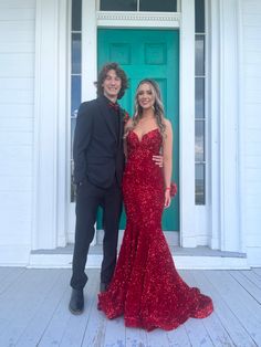 Red Sparkly Prom Dresses, Red Prom Couple Outfit, Red Prom Couple, Prom Outfits For Couples, Red Prom Dress Sparkly, Senior Ball Dresses, Prom Couples Outfits, Prom Dress Aesthetic, Red Sparkly Dress