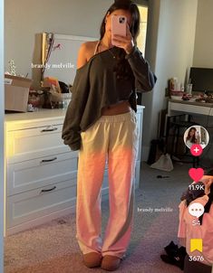 Oreo Cakesters, Comfy Ootd, Comfy School Outfits, Loungewear Outfits, Emma Chamberlain, Cute Lazy Outfits, Cute Outfits For School