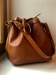 Bucket Bag, Ootd, Style Inspiration, My Style, Handbags, Leather