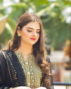 Muzna Masood Malik, Black Dpz, Stylish Dps, Pakistani Women Dresses, Welcome To My Youtube Channel, Beautiful Photoshoot Ideas, Face Jewellery, Simple Pakistani Dresses, Beautiful Dress Designs