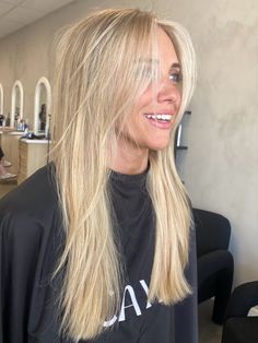 All Over Blonde With Dimension, Bright Blonde Hair Inspiration, Front Face Framing Layers Long Hair, Blonde Balayage With Long Layers, Long Blonde Hair With Layers Side Part, Blonde T Section Highlights, Blonde Hair Length Ideas, Light Golden Blonde Highlights, Blonde Highlights With Long Layers