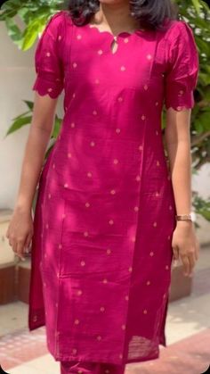 Tops Designs Kurti, Chudidar Back Neck Designs Latest Cotton, Chudidar Set Designs, Kurta Top Stitching Ideas, Chudidar Patterns For Women, New Dress Neck Designs, Back Frock Designs, Kurta Designs For Stitching, Chudidar Tops Design