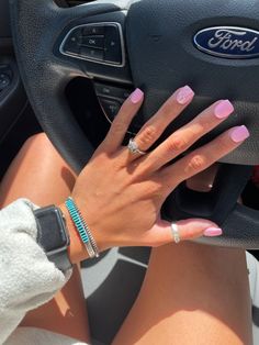 Cute Outfits To Wear To The Nail Salon, Country Aesthetic Nails, Western Nails Acrylic Simple, Punchy Nails Acrylic, Light Pink Western Nails, Cute Nashville Nails, Western Mail Designs, Nails Country Concert, Back School Nails