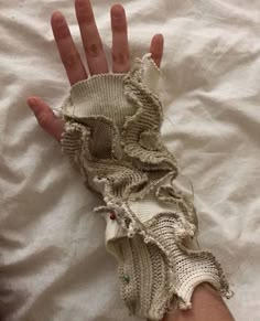 Asylum Clothes, Arm Warmers Aesthetic, Avant Apocalypse Fashion, Aesthetic Upcycling, Avant Apocalypse, Apocalypse Fashion, Ropa Upcycling, Creation Couture