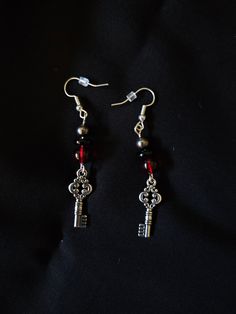 Perfect earrings for a Gothic or pirate cosplay! Unlock the door... Pirate Earrings, Pirate Cosplay, Key Earrings, Pirate King, The Pirate King, Gothic Earrings, Pirate Theme, Des Moines, The Door