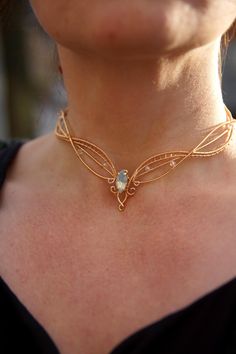 Delicate necklace. Made of gold color wire (copper core) and opalite. Copper Wire Necklace, Golden Necklace Design, Elven Accessories, Hippie Jewelry Aesthetic, Jewelry Making Aesthetic, Elven Clothes, Elf Core, Unique Jewelry Inspiration, Moldavite Necklace