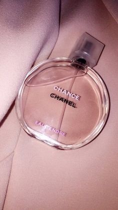 Parfum Chanel, Perfume Collection Fragrance, Bath And Body Works Perfume, Snap Chat, Body Smells, Perfume Scents, Perfume Lover