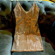 Brand New No Tags Never Worn Was Too Small For Me Gold Sparkle Mini Dress, Gold Dress Short, Sparkle Mini Dress, Golden Birthday, Dress Inspo, Gold Sparkle, Hoco Dresses, Fit Check, Rose Gold Color