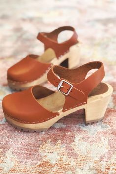 MIA Abba Clogs - Terra Cotta Boho Shoe, Fashion Over The Decades, Boho Fashion Spring, Boho Heels, Boho Style Accessories, Boho Shoes, Boheme Chic, Dressing Sense, Bohemian Women