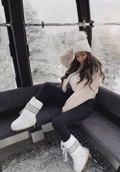 Moon Boots Outfit, Alaska Outfits, Snow Outfits For Women, Winter Outfits Snow, Colorado Outfits, Trip Outfits