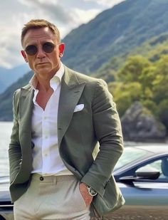 Bond Outfits, Dapper Gentleman Style, Older Mens Fashion, Cold Fashion, Smart Casual Dress, Mens Fashion Smart, Dapper Gentleman