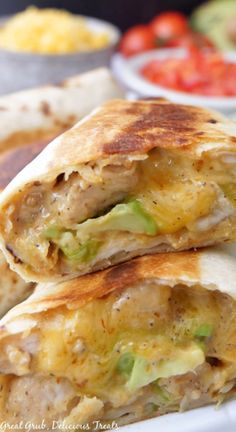 Two burritos cut in half and stacked up on top of eachother. Taco Bell Chicken Burrito Recipe, Fried Chicken Burritos, Make Ahead Chicken Burritos, Taco Bell Chicken Burrito, Burrito Ideas, Burritos Recipes, Fajita Recipes, Freezer Burritos, Freezer Lunches