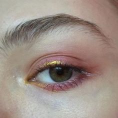 Gold Simple Eye Makeup, Simple Color Makeup, Hooded Eye Colorful Makeup, Rosy Eye Makeup, Simple Shimmer Eye Makeup, Dusty Makeup, Dusty Rose Makeup Look, Gold And Pink Makeup, Pink And Yellow Makeup