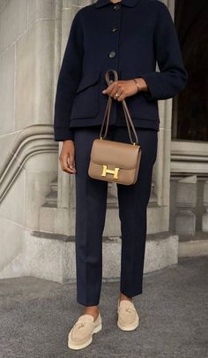 Aesthetic Lawyer, Hermes Constance Bag, Lawyer Fashion, Loafers Outfit, Chic Aesthetic, Hermes Constance, Mode Casual, Girl Needs, Classy Casual