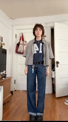 hors3gir1 on tiktok Cute Sick Day Outfits, 90s Boyfriend Outfit, Messy Outfit Lazy Days, Masc Party Fits, Plain Summer Outfits, Hiker Outfits, Masc Outfits Aesthetic Women, Jeans Aesthetic Outfit, Carhartt Pants Women Outfits