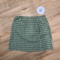 Princess Polly - “Miss Sally Mini Skirt Green” New With Tags. Size Us 6. Originally $38 + Shipping. Mini Skirt Check Print High Waisted Fit Split Detail Invisible Zip At Side Slim Fitting Unlined 70% Cotton 30% Polyester Length Of Size Au 8 / Us 4 Waist To Hem: 15.7" Chic Plaid Skort For Spring, Chipmunk Costume, Checkered Mini Skirt, Blue Floral Skirt, White Tennis Skirt, Pink Mini Skirt, Leopard Print Skirt, Flower Skirt, Ruched Skirt