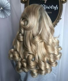 Doll Curls, Curled Blonde Hair, Stile Hijab, Kesha, Too Cold, Long Blonde Hair