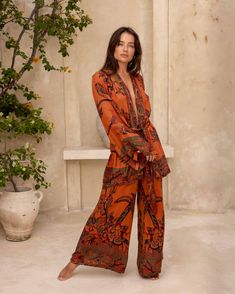 Our Short Kimono offers an easy, relaxed fit, combining comfort with understated elegance. Its fluid silhouette adds a touch of effortless charm to any outfit, making it a versatile piece for both casual days and special moments. Maxi Kaftan, Short Kimono, Womens Kimono, Outfit Making, Understated Elegance, Special Moments, Fashion Inspo, Dress Up, Relaxed Fit