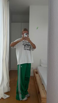 Looks Adidas, Track Pants Outfit, Adidas Hose, Looks Street Style, Mode Inspo, 가을 패션, Casual Style Outfits, Looks Style