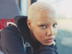 Natural Hair Buzzcut Ideas, Bleached Eyebrows, Pixie Haircut Fine Hair, Black Queens, Big Chop, Natural Hair Inspiration