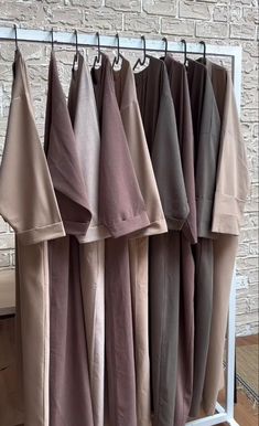 Closet Organization Designs, Islamic Modesty, Modest Outfits Muslim, Abaya Outfit, Simple Frock Design, Stile Hijab, Simple Frocks, Luxurious Dresses