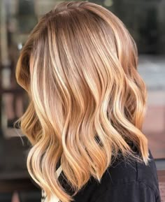 Fake Blonde, Blonde Hair Balayage, Babylights Blonde, Copper Blonde Hair, Strawberry Blonde Hair Color, Dyed Blonde Hair, Honey Blonde Hair, Strawberry Blonde Hair, Education Inspiration