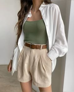 Summer Outfits 2024 Short Women, Amsterdam Summer Outfits, Womens Style Inspiration, Germany Trip, Italy Vibes, Honeymoon Style, Europe Outfits, Neue Outfits, Shorts Outfit