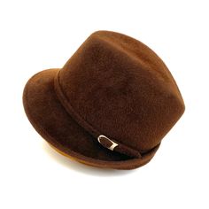 Introducing our Fur Felt Trilby Hat, the epitome of style and modern sophistication.  Crafted with the finest quality brown fur felt velour, this short brim Fedora Hat exudes timeless elegance. The luxurious material not only feels incredibly soft, but also provides excellent durability, ensuring this hat will be a stylish companion for years to come.  The Trilby Hat design adds a touch of sleekness, perfect for both formal occasions and casual outings. With its versatile appeal and impeccable c Hut Design, Red Fur, Fedora Hat Women, Trilby Hat, Brown Fur, Hat Design, Green Wool, Felt Hat, Red Hats