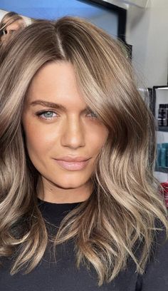 Dark Blonde Hair Color, Bronde Hair, Blonde Hair Looks, Hair Clothes, Hair Inspiration Color, Good Hair Day, Hair Envy