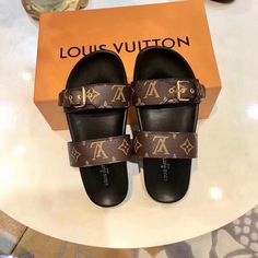 Size: Standard Size It comes with Dust box, Care manual, Tag, and Paper bag.Size Guide: Gucci Leather Shoes, Luxury Slides, Cute Slides, Luxury Sandals, Shoe Heels, Pretty Sandals, Nice Sandals, Fashion Shoes Heels, Summer Fashions