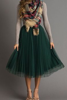 Rok Outfit, Skirt Tulle, Cooler Style, Tulle Midi Skirt, Chique Outfits, Modest Clothing, Looks Street Style, Skirt Midi, Midi Skirts