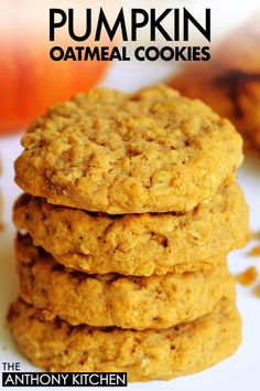 Three pumpkin oatmeal cookies stacked on top of each other. Peppermint Cake Mix Cookies, Pumpkin Oatmeal Breakfast, Chocolate Peppermint Cake, Fall Cookie Recipes, Oatmeal Cookies Easy, Peppermint Cake, Pumpkin Oatmeal Cookies, Ginger Honey, Pumpkin Chocolate Chip Muffins