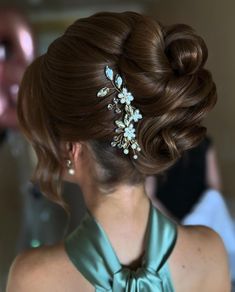 bridesmaid hairstyles updo Wedding Updos For Medium Hair, Romantic Braided Updo, Wedding Hair Updos, Floral Hairpiece, Wedding Hair Ideas, Blue Eyes Blonde, Simple Bridesmaid Hair, Bridesmaids Hair, Twisted Updo