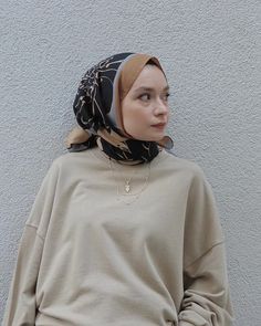 Hijabi Streetwear, Casual Hijab Outfit, Muslim Fashion Hijab, Scarf Women Fashion, Muslimah Fashion Outfits, Hijabi Fashion