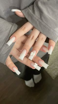 White Coquette Nails, Short Fall Nail Designs, Short Fall Nail, Mickey Nails, Red Polish, Sassy Nails, Autumn Look, Glamour Nails, White Acrylic Nails