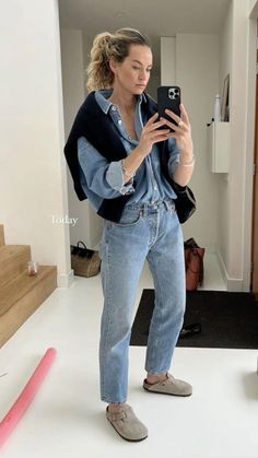 Casual Fall Outfits With Birkenstocks, Cropped Jean Outfits Winter, 2023 Fall Wardrobe, Birkenstock Outfit Clog Style, Boston Clogs Outfit Plus Size, Nobody Wants This Morgan Outfits, Tomboy Mom Style, Casual Clogs Outfit, Zermatt Birkenstock Outfit