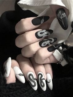 Design Nails 2023, Aesthetic Snake, Snake Skin Nails, Harry Potter Nails, Acrylic Nail Designs Coffin, Nail Art Designs For Beginners, Summer Nails Art, Dragon Nails, Nail Nail Designs