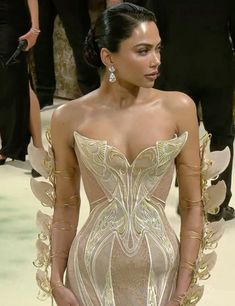 Met gala, mona patel, fairy dress, fairy, dreamy dress, fantasy dress, MetGala 2024 Futuristic Clothing, Butterfly Dress, Gala Dresses, Dress Pattern